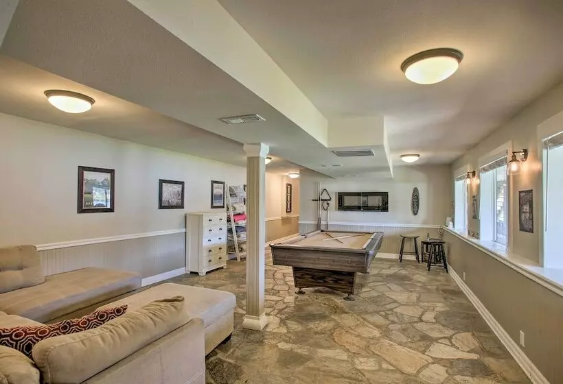 Lakefront Retreat W/ Kayaks, Paddle Boards & Deck!