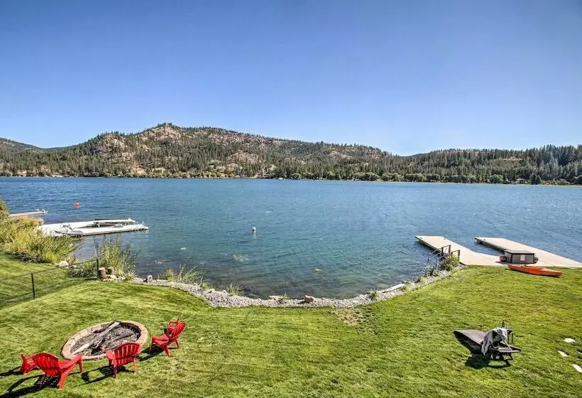 Lakefront Retreat W/ Kayaks, Paddle Boards & Deck!