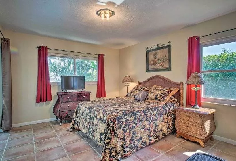 Waterfront Marco Island Home W/ Heated Pool & Dock