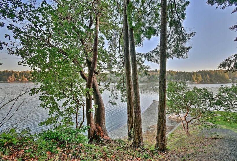 Waterfront Olympia Home W/ Private Beach & Kayaks!