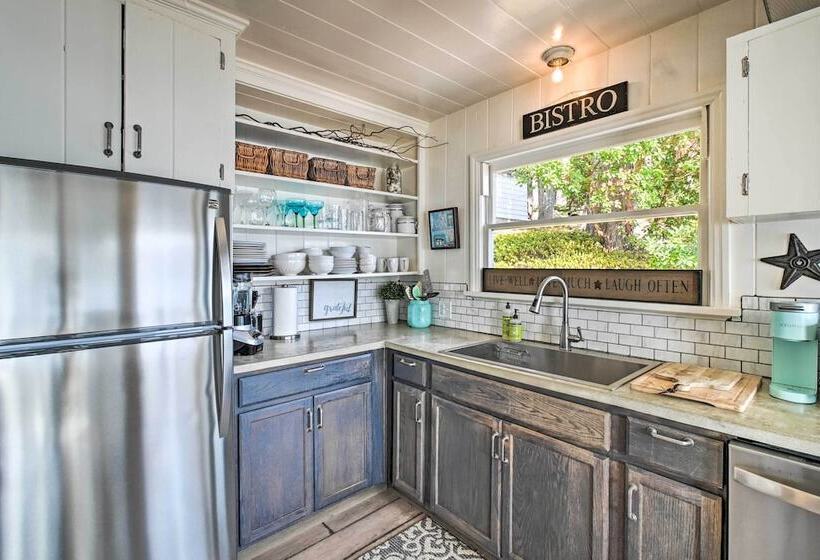 Waterfront Olympia Home W/ Private Beach & Kayaks!