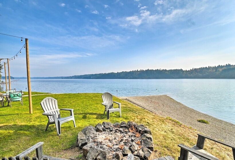 Waterfront Olympia Home W/ Private Beach & Kayaks!