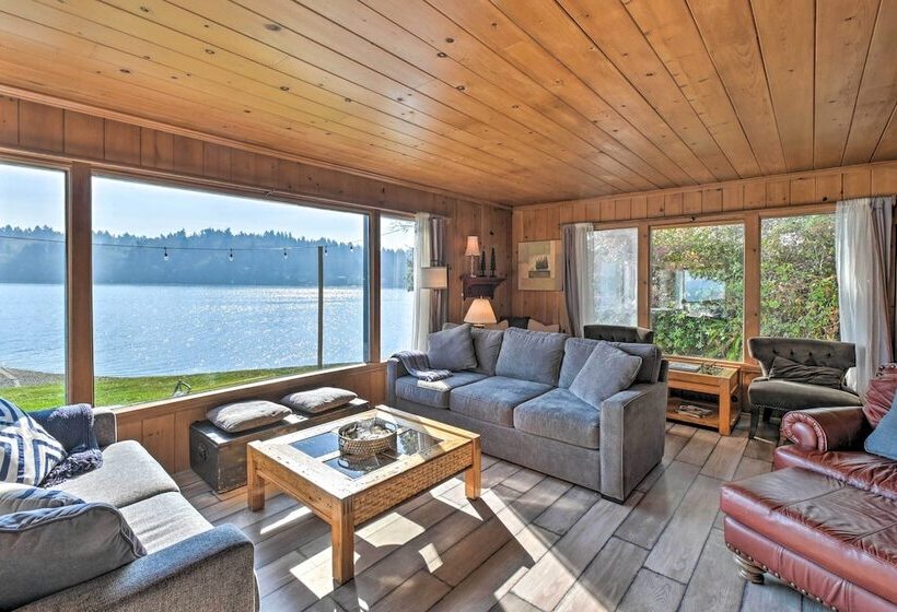 Waterfront Olympia Home W/ Private Beach & Kayaks!