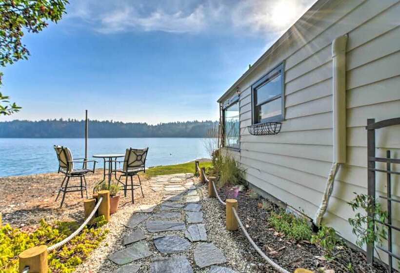 Waterfront Olympia Home W/ Private Beach & Kayaks!