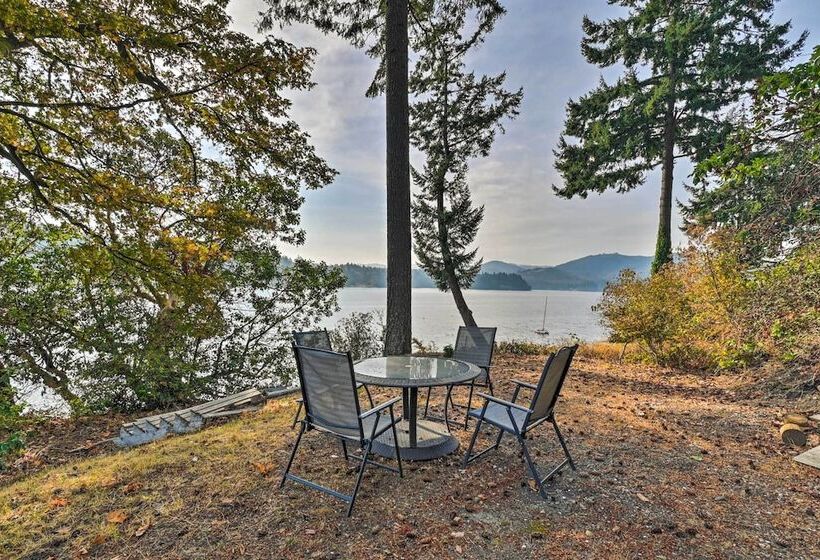 Waterfront Olympia Home W/ Private Beach & Kayaks!