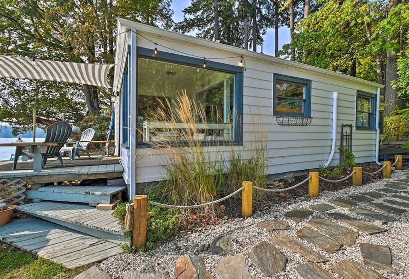 Waterfront Olympia Home W/ Private Beach & Kayaks!