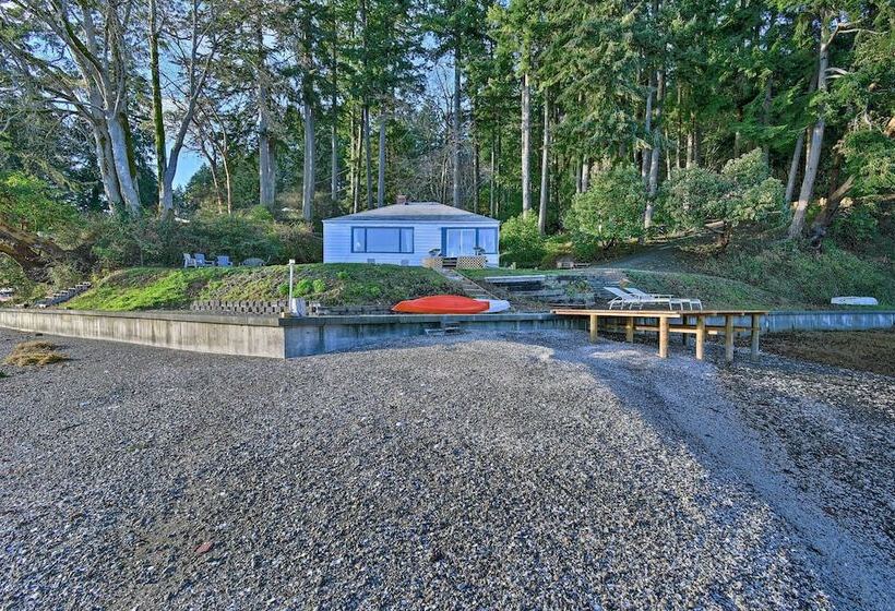 Waterfront Olympia Home W/ Private Beach & Kayaks!