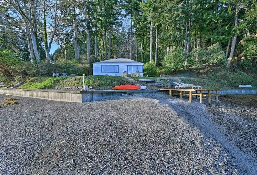 Waterfront Olympia Home W/ Private Beach & Kayaks!
