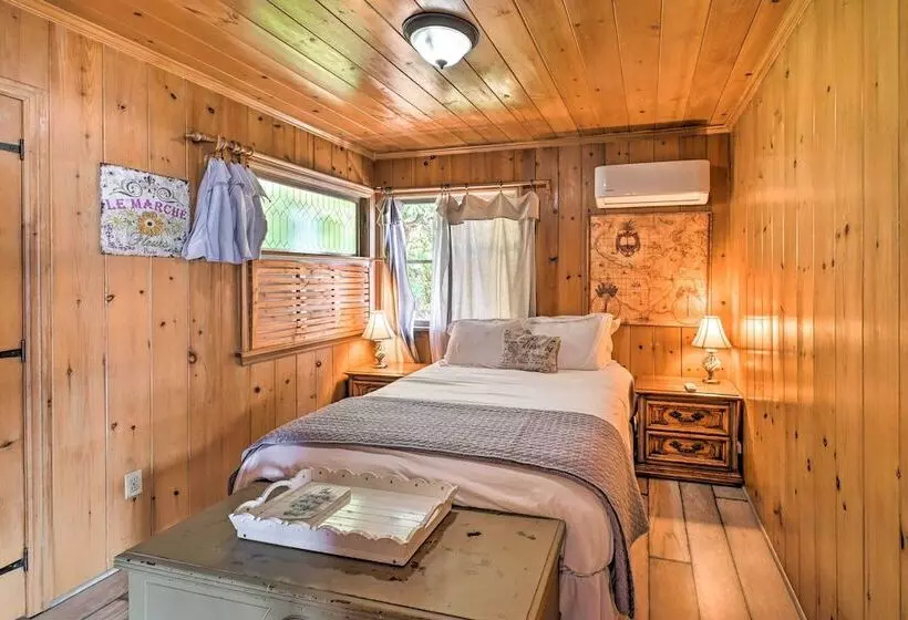 Waterfront Olympia Home W/ Private Beach & Kayaks!