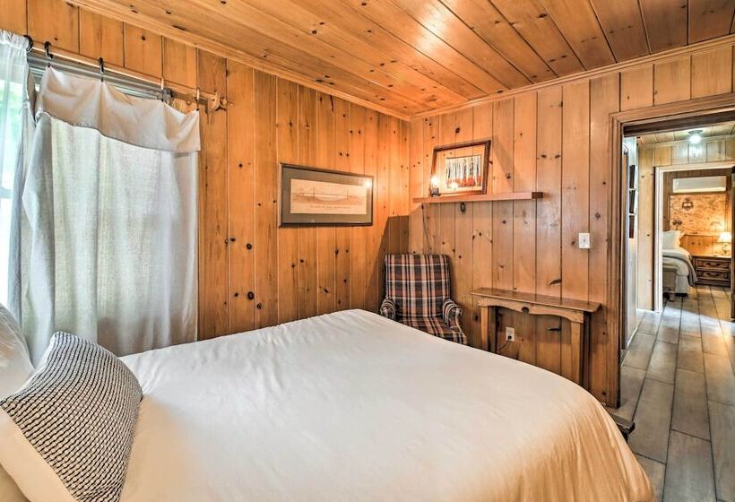 Waterfront Olympia Home W/ Private Beach & Kayaks!