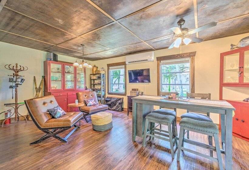 Waterside Anglers Heaven: Crooked River Fish Camp