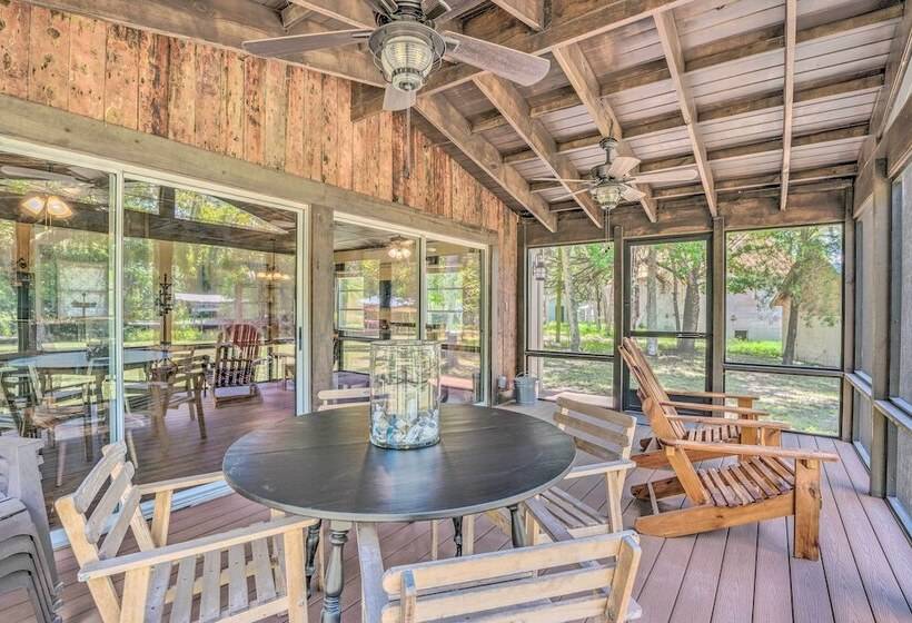 Waterside Anglers Heaven: Crooked River Fish Camp