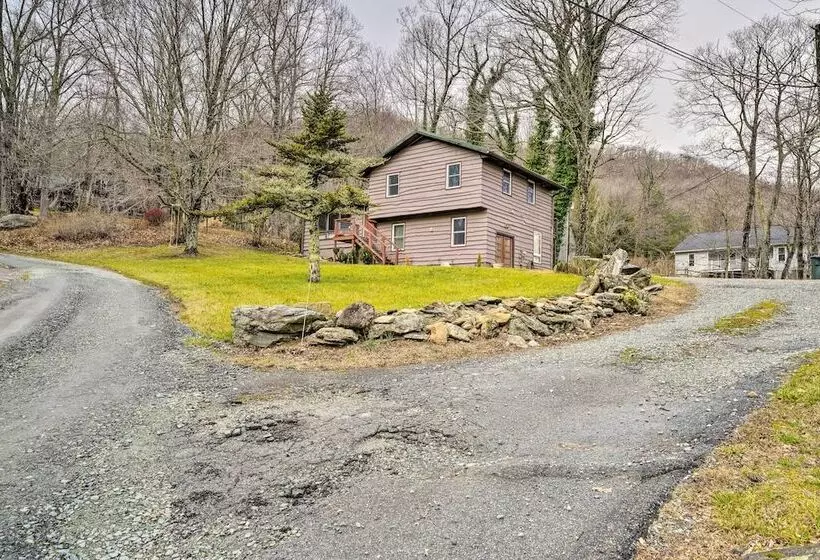 14 Mi To Beech Mountain: Home W/ Grills!
