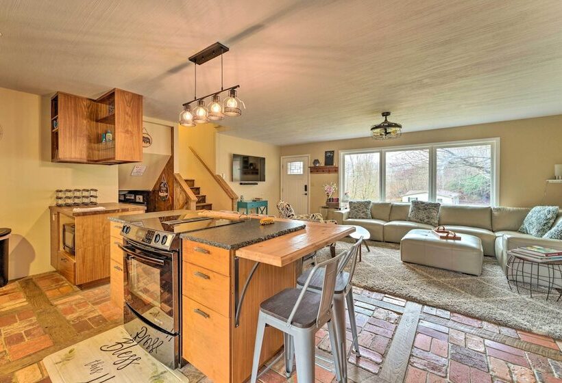 14 Mi To Beech Mountain: Home W/ Grills!