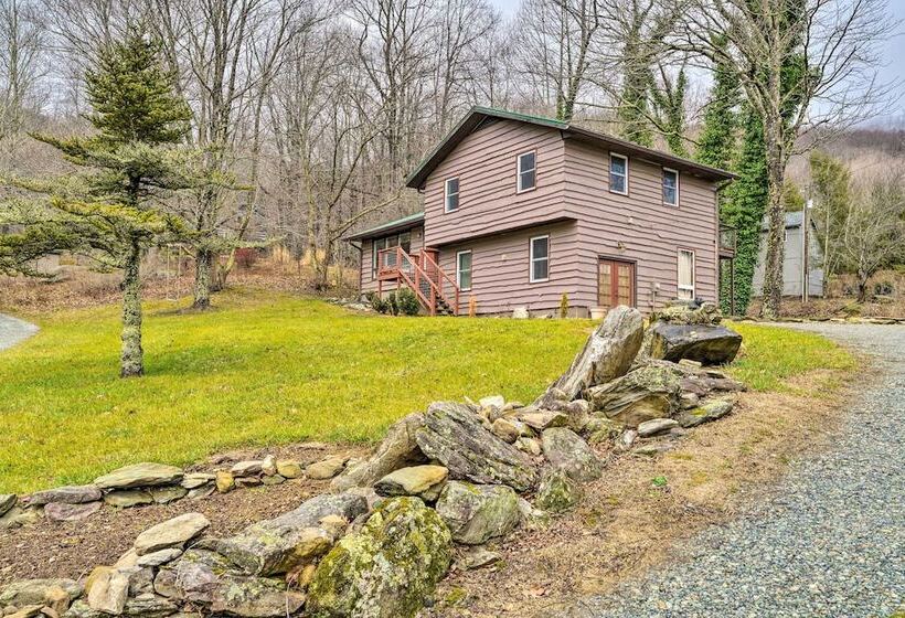 14 Mi To Beech Mountain: Home W/ Grills!