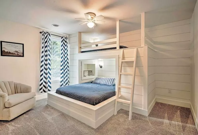 Benezette Cabin W/hot Tub, Grill & Mtn Views