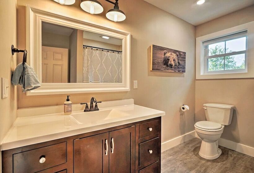 Benezette Cabin W/hot Tub, Grill & Mtn Views