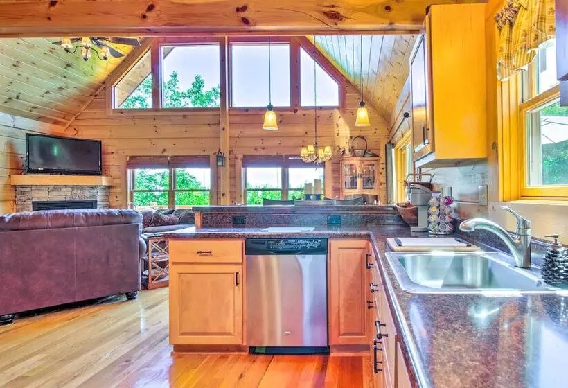 Tranquil Deck: Blue Ridge Mountain Retreat!