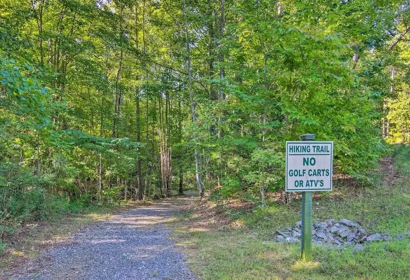 Tranquil Deck: Blue Ridge Mountain Retreat!