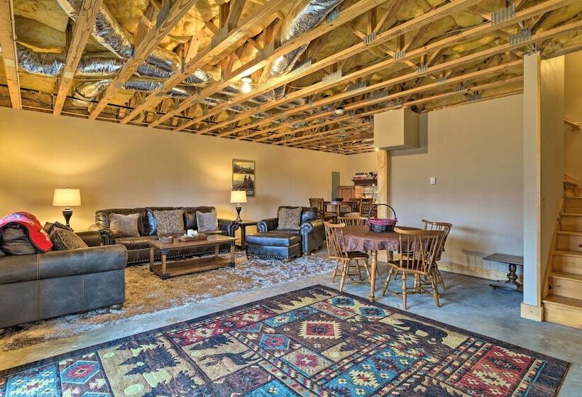 Tranquil Deck: Blue Ridge Mountain Retreat!