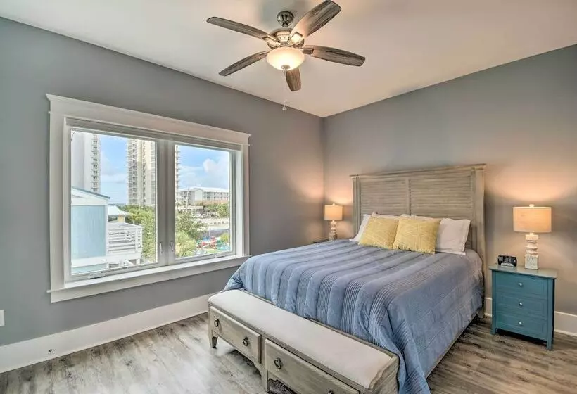Sunny Gulf Shores Retreat W/ Deck: Walk To Beach!