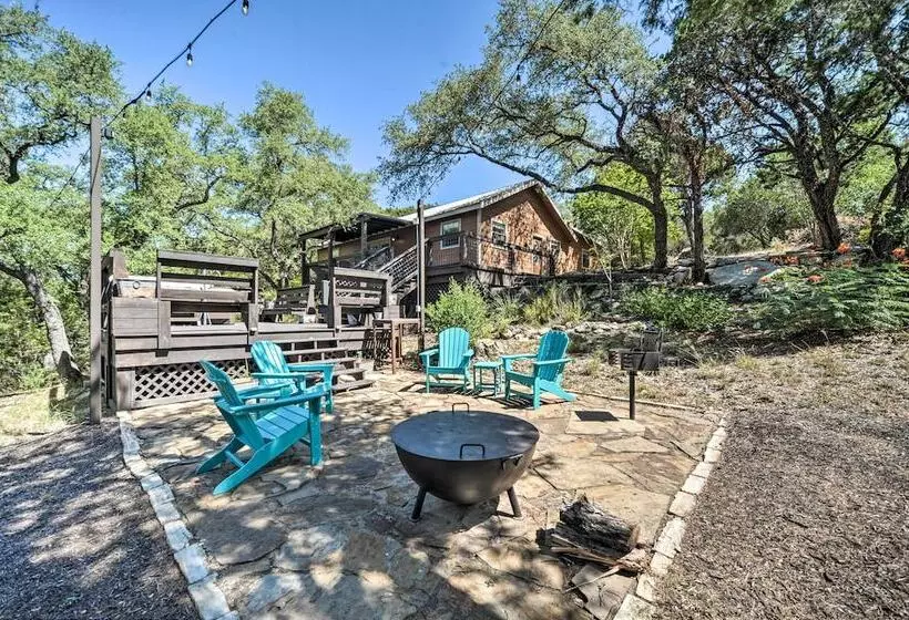 Canyon Lake Hideaway W/ Fire Pit & Yard!