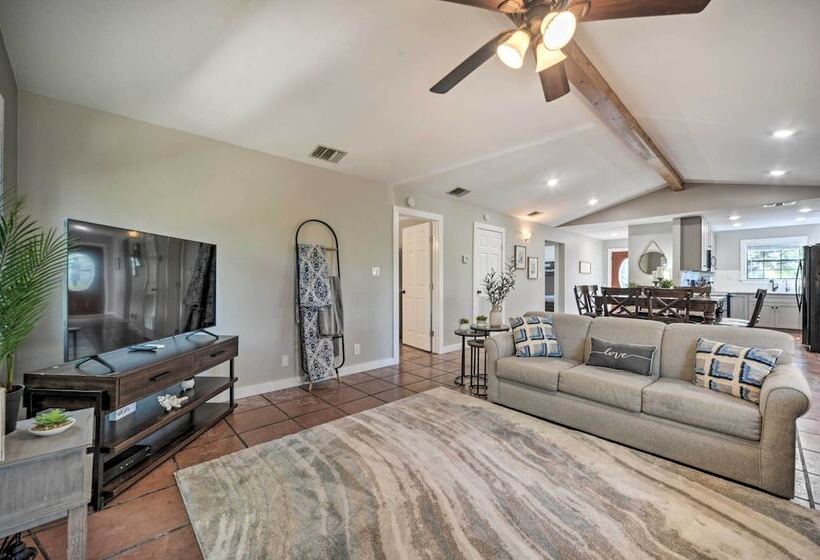 Canyon Lake Hideaway W/ Fire Pit & Yard!