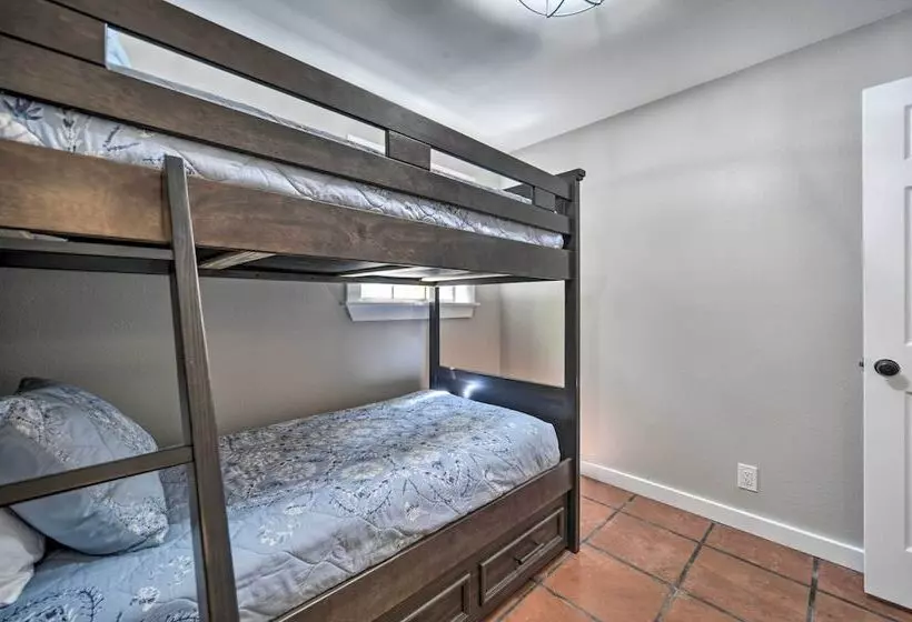 Canyon Lake Hideaway W/ Fire Pit & Yard!