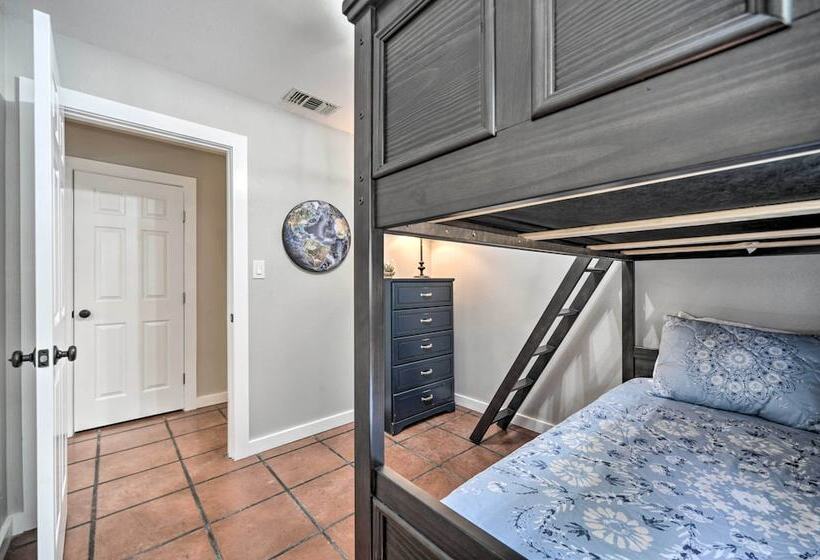 Canyon Lake Hideaway W/ Fire Pit & Yard!