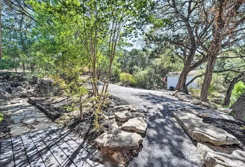 Canyon Lake Hideaway W/ Fire Pit & Yard!