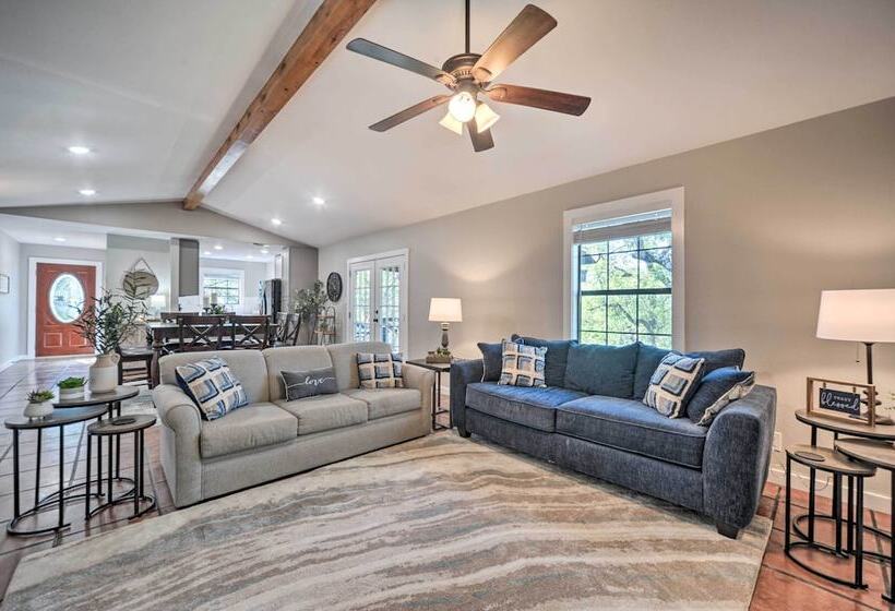 Canyon Lake Hideaway W/ Fire Pit & Yard!