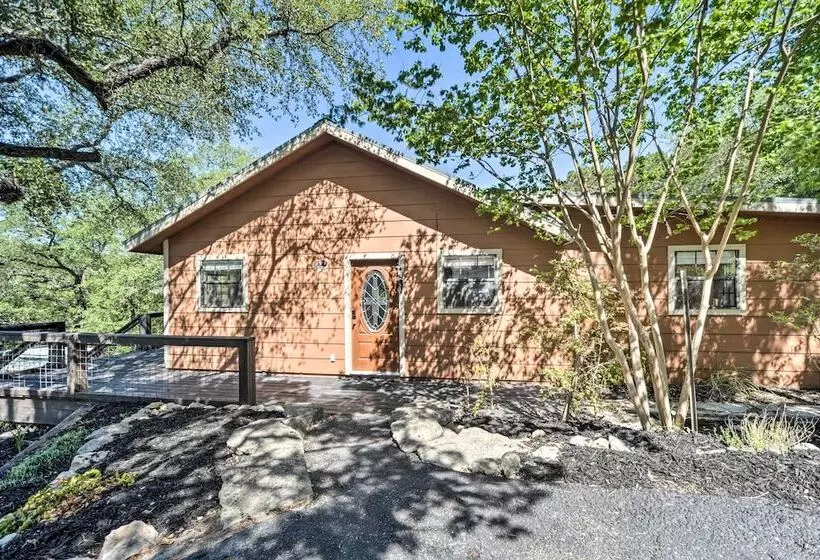 Canyon Lake Hideaway W/ Fire Pit & Yard!