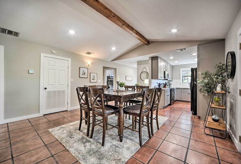 Canyon Lake Hideaway W/ Fire Pit & Yard!