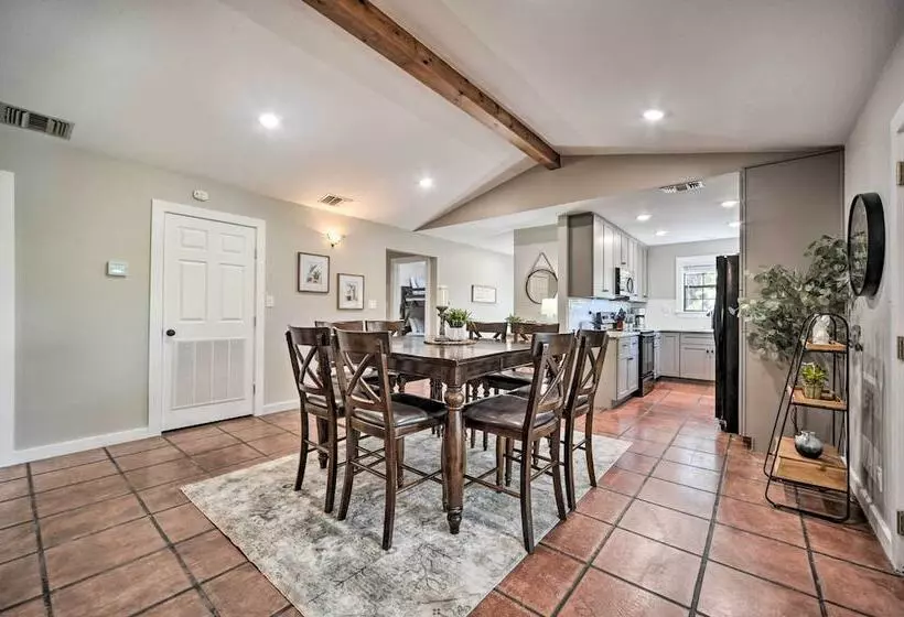 Canyon Lake Hideaway W/ Fire Pit & Yard!