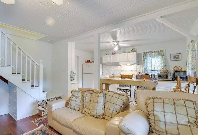 Charming Danbury Cottage W/ Lake Kenosia Access!