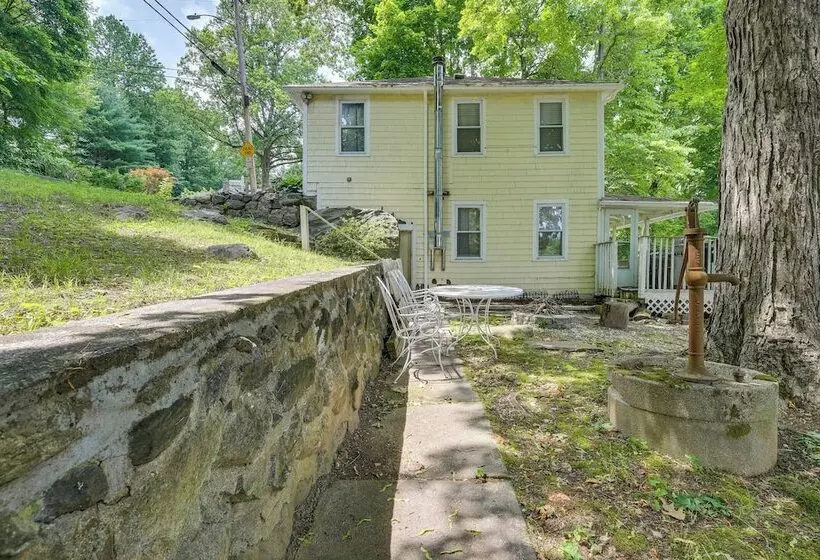 Charming Danbury Cottage W/ Lake Kenosia Access!