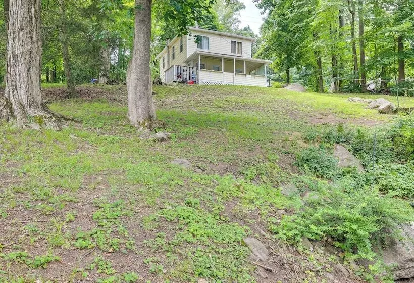 Charming Danbury Cottage W/ Lake Kenosia Access!