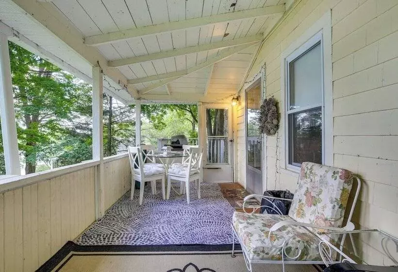 Charming Danbury Cottage W/ Lake Kenosia Access!