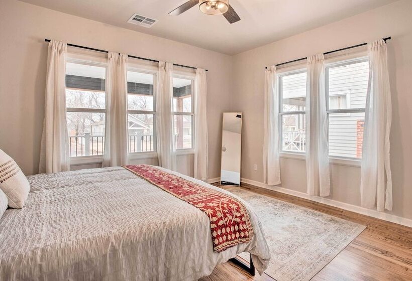 Charming Downtown Home W/ Updated Interior!