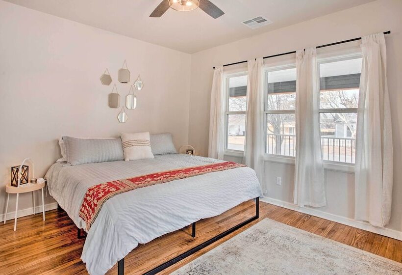 Charming Downtown Home W/ Updated Interior!