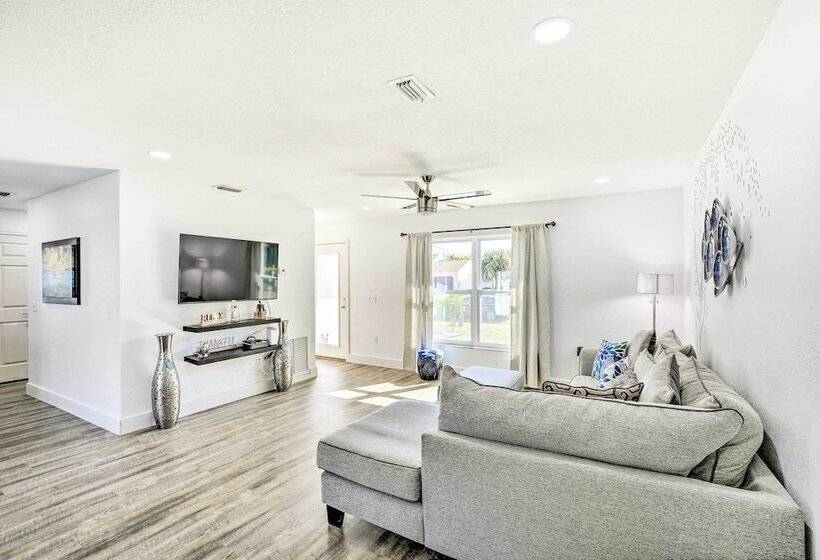 Coastal Port Charlotte Gem W/ Private Pool!