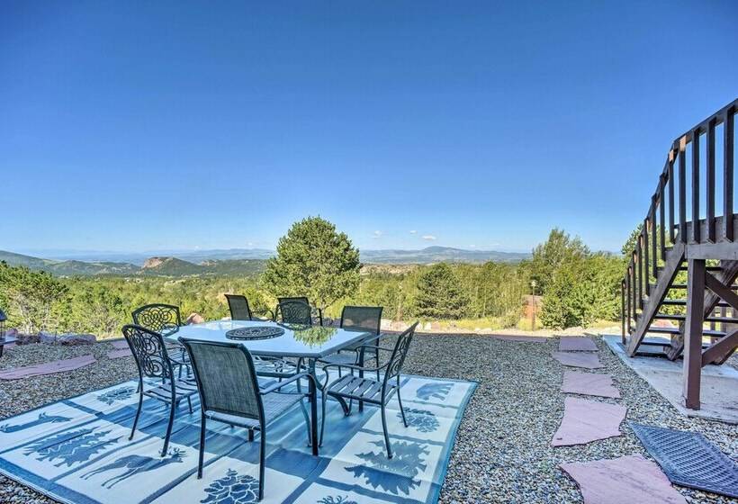 Cozy Mountain Cabin W/ Panoramic Mtn Views!