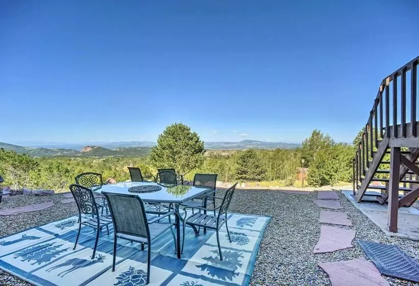 Cozy Mountain Cabin W/ Panoramic Mtn Views!