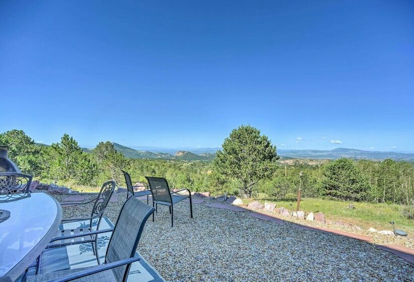 Cozy Mountain Cabin W/ Panoramic Mtn Views!