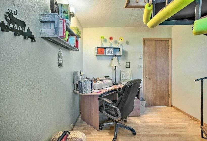 Cozy Mountain Cabin W/ Panoramic Mtn Views!