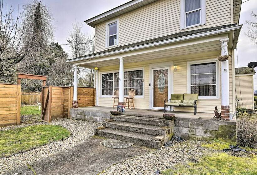 Cozy Scappoose Home ~ 22 Mi To Portland!
