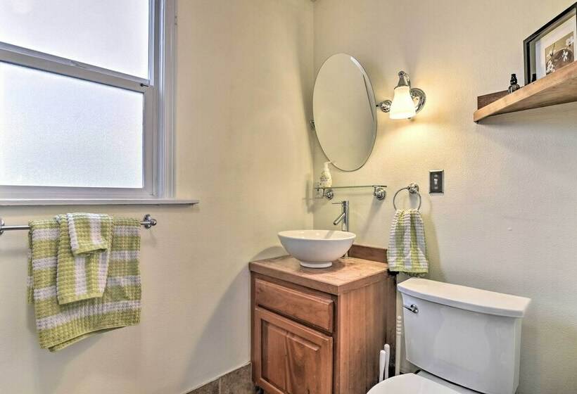 Cozy Scappoose Home ~ 22 Mi To Portland!