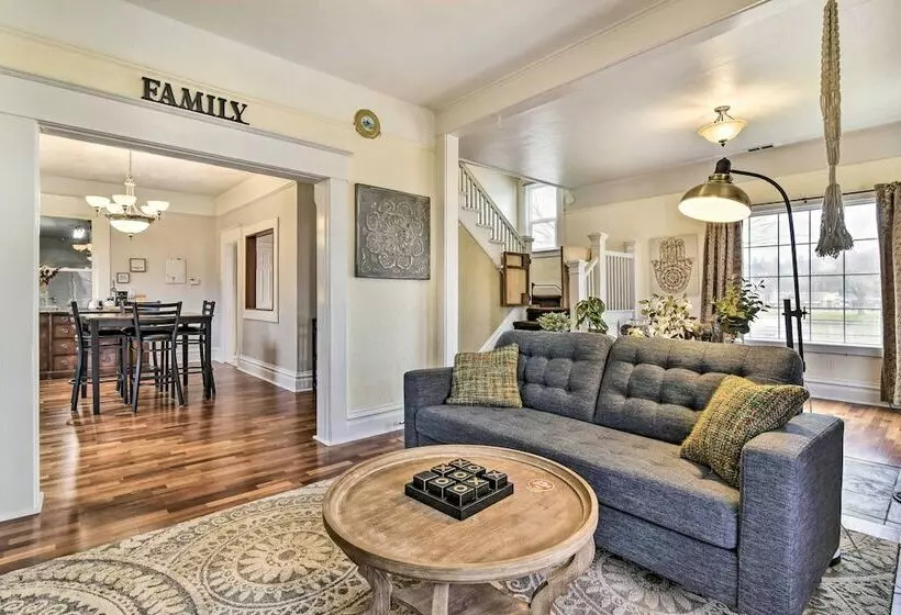 Cozy Scappoose Home ~ 22 Mi To Portland!