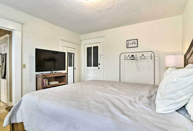 Cozy Scappoose Home ~ 22 Mi To Portland!