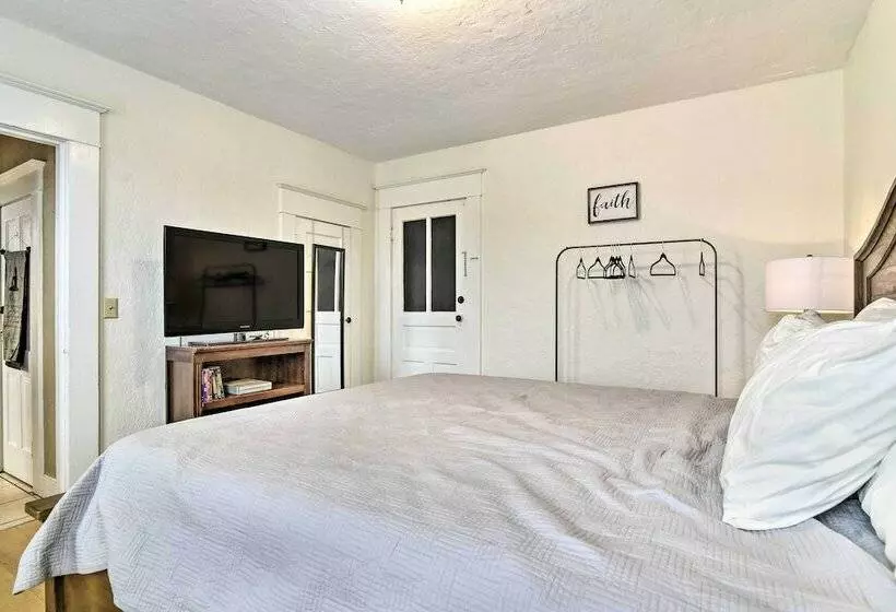 Cozy Scappoose Home ~ 22 Mi To Portland!